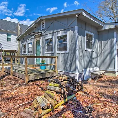 Villa Sunny Oak Island Retreat - 3 Blocks To Beach!